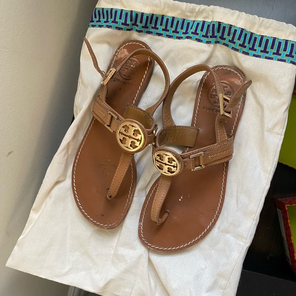 Tory Burch Claire Flat Thong Sandals with gold logo - Picture 3 of 4